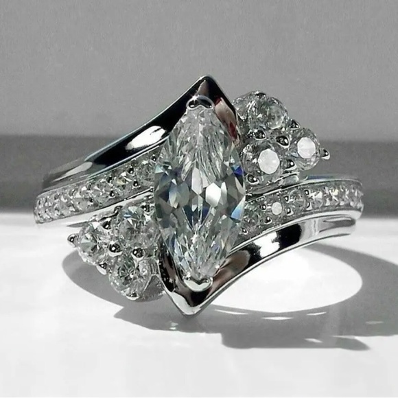 925 SILVER PLATED ZIRCON RING - Picture 5 of 5